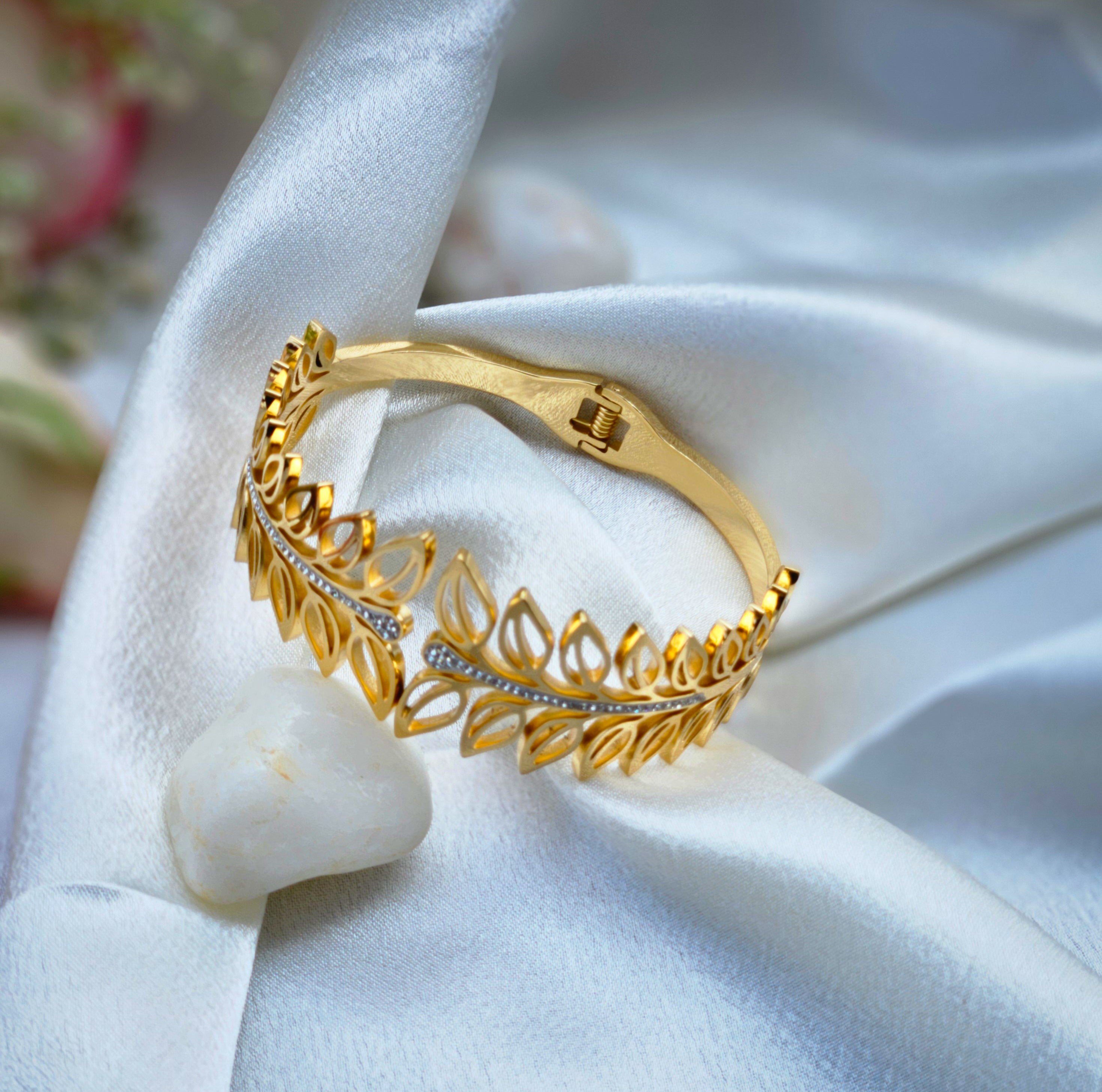 Leafline Gold Hinge Bangle