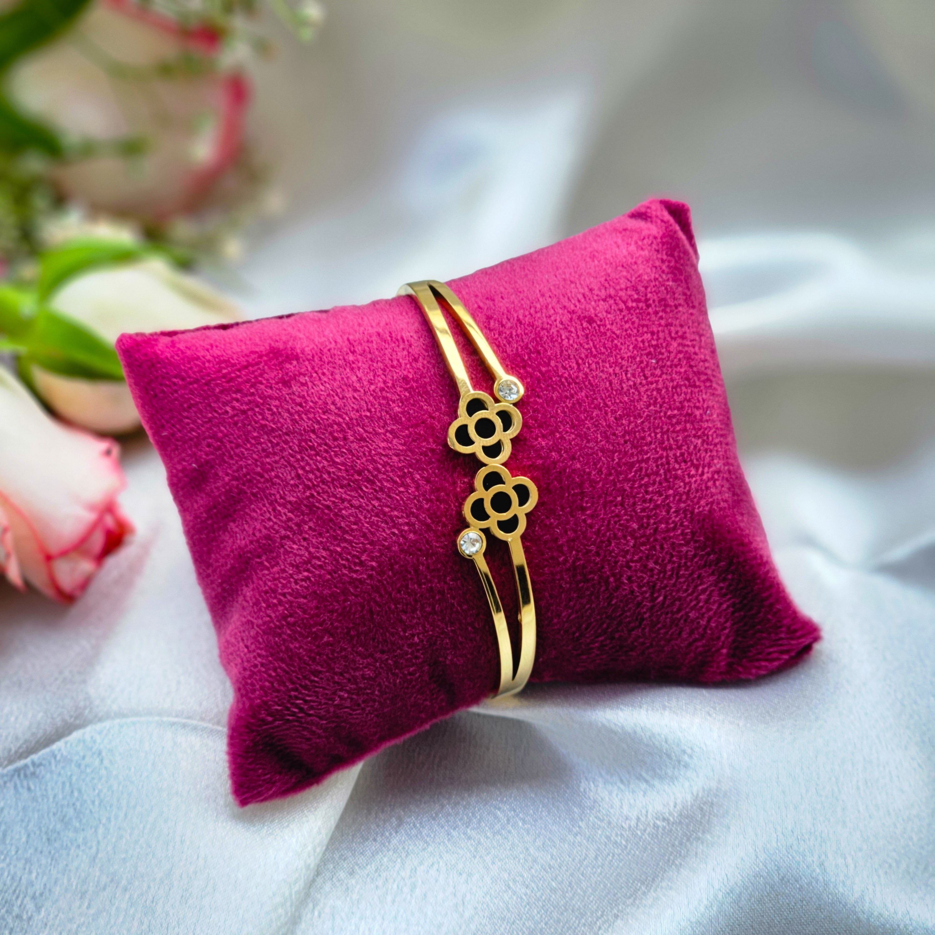 Double Clover Hinge Bangle