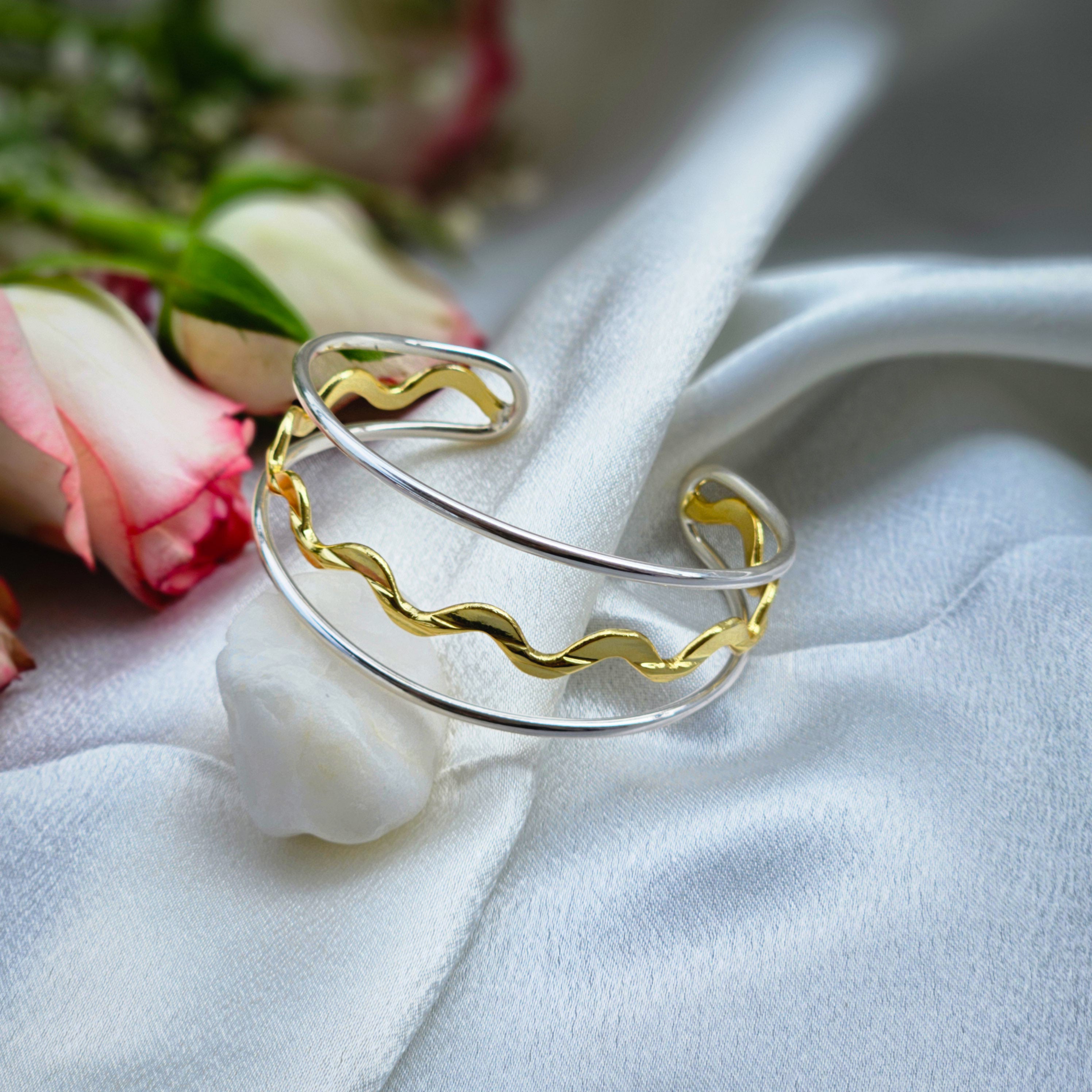 Wave Dual-Tone Adjustable Bangle